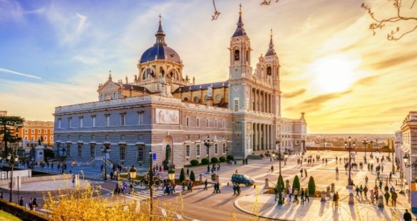 UEFA ŞAMPİYONLAR LİGİ  ATLETICO MADRİD DEPLASMANI MAÇ TURU MAÇ BİLETİ DAHİL TÜRK HAVA YOLLARI İLE 2 GECE MAÇ BİLETİ DAHİLMadrid ve Valencia Şehir Turu Dahil..Valencia Gidiş – Madrid Dönüş